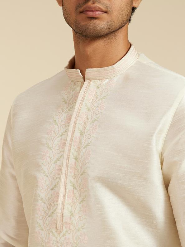 Diwas Men Warm White Plain Kurta With Embroidered Neckline