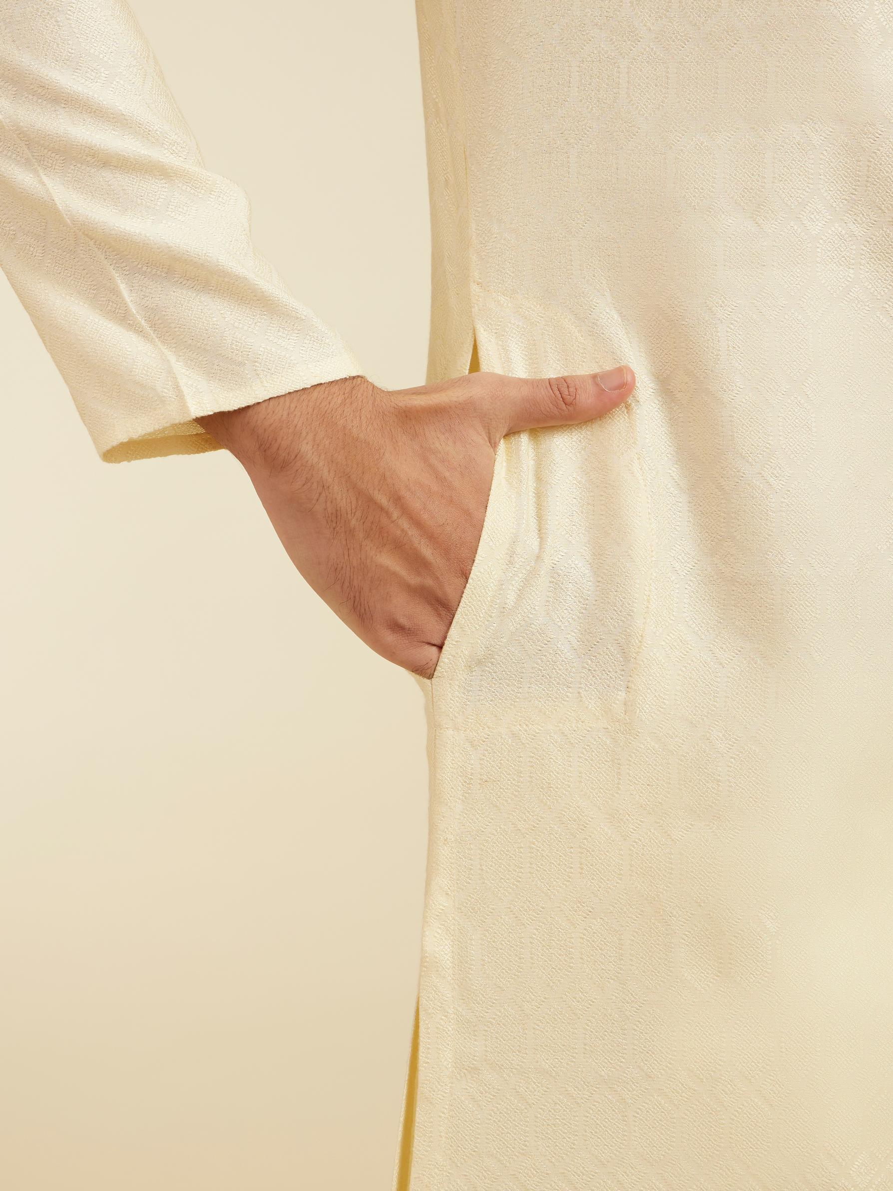 Diwas Men Cream White Honeycomb Patterned Kurta