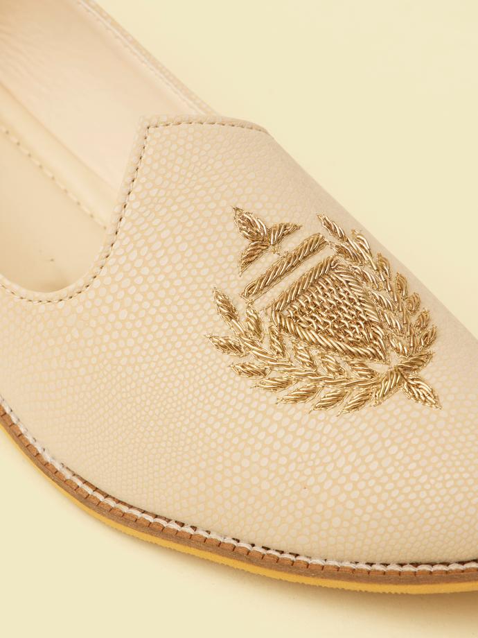 Twamev Men Cream Diamond Patterned Loafer Style Shoes