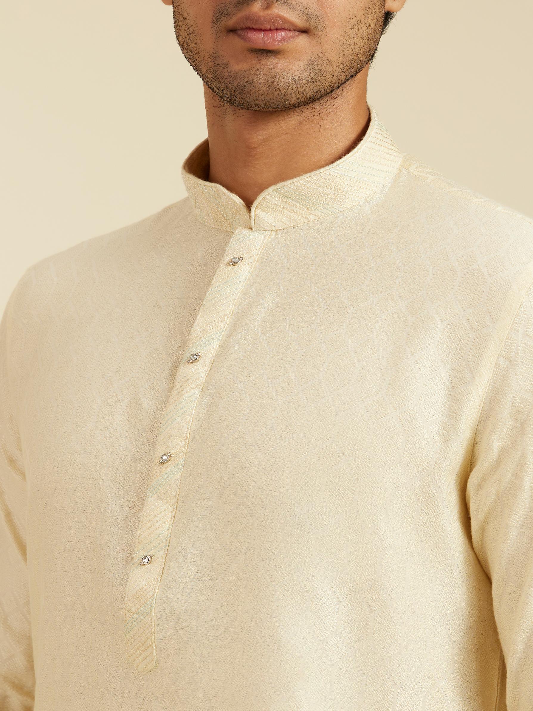 Diwas Men Cream White Honeycomb Patterned Kurta