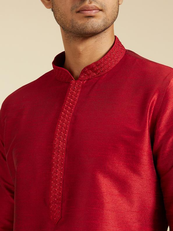 Diwas Men Maroon Red Plain Kurta With Embroidered Collar