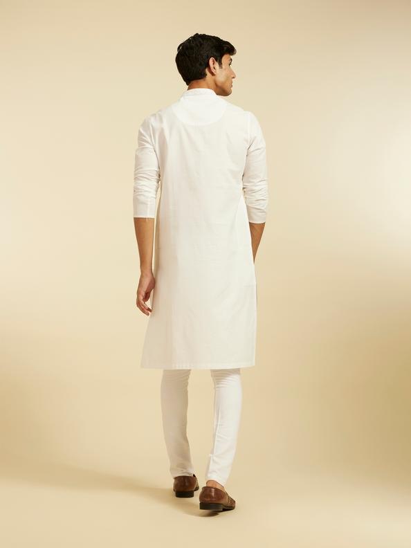 Diwas Men Ice White Plain Classic Kurta with Embroidered Placket
