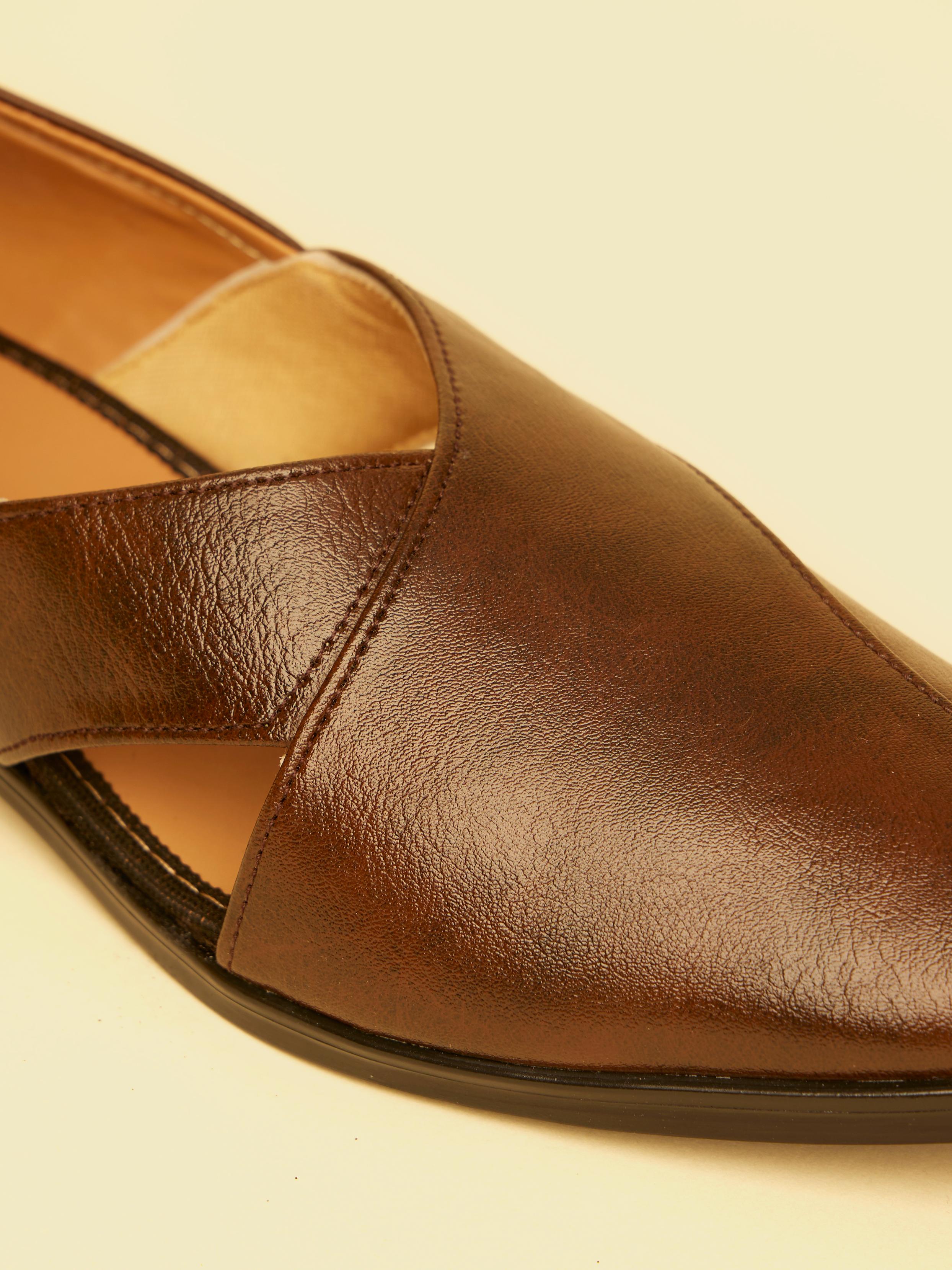 Twamev Men Regal Brown Juti