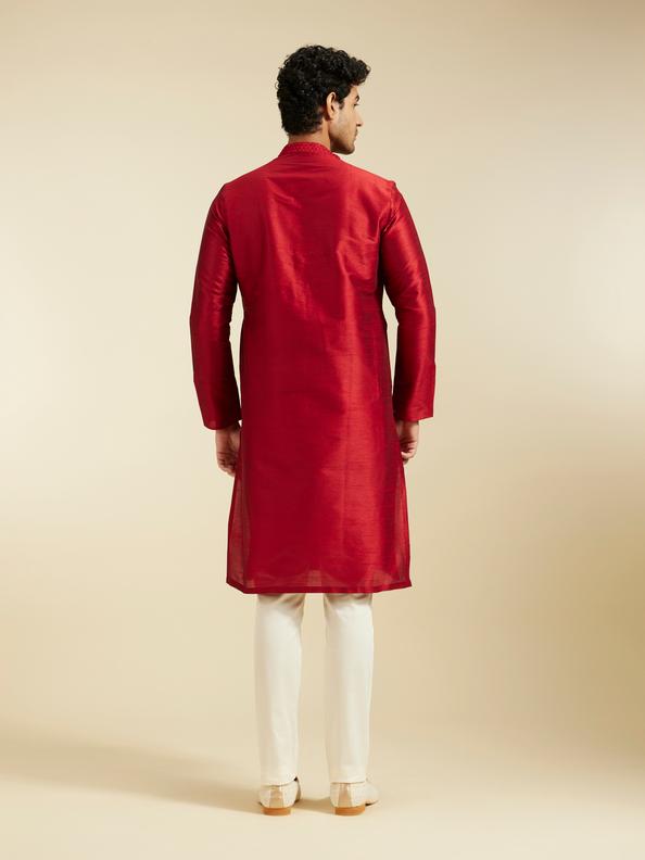 Diwas Men Maroon Red Plain Kurta With Embroidered Collar