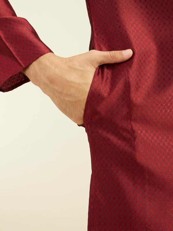 Diwas Men Maroon Red Lattice Patterned Kurta with Embroidered Neckline