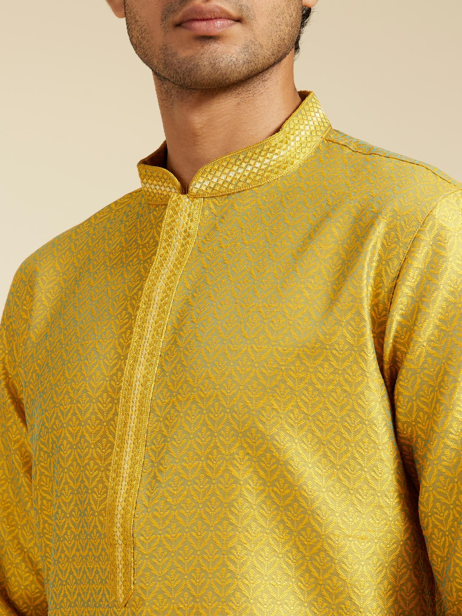 Diwas Men Mehndi Green Jaal Patterned Kurta with Fern Motifs