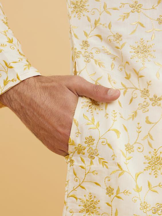 Twamev Men Yellow And Cream Bel Buti Patterned Kurta Set with Rhinestones