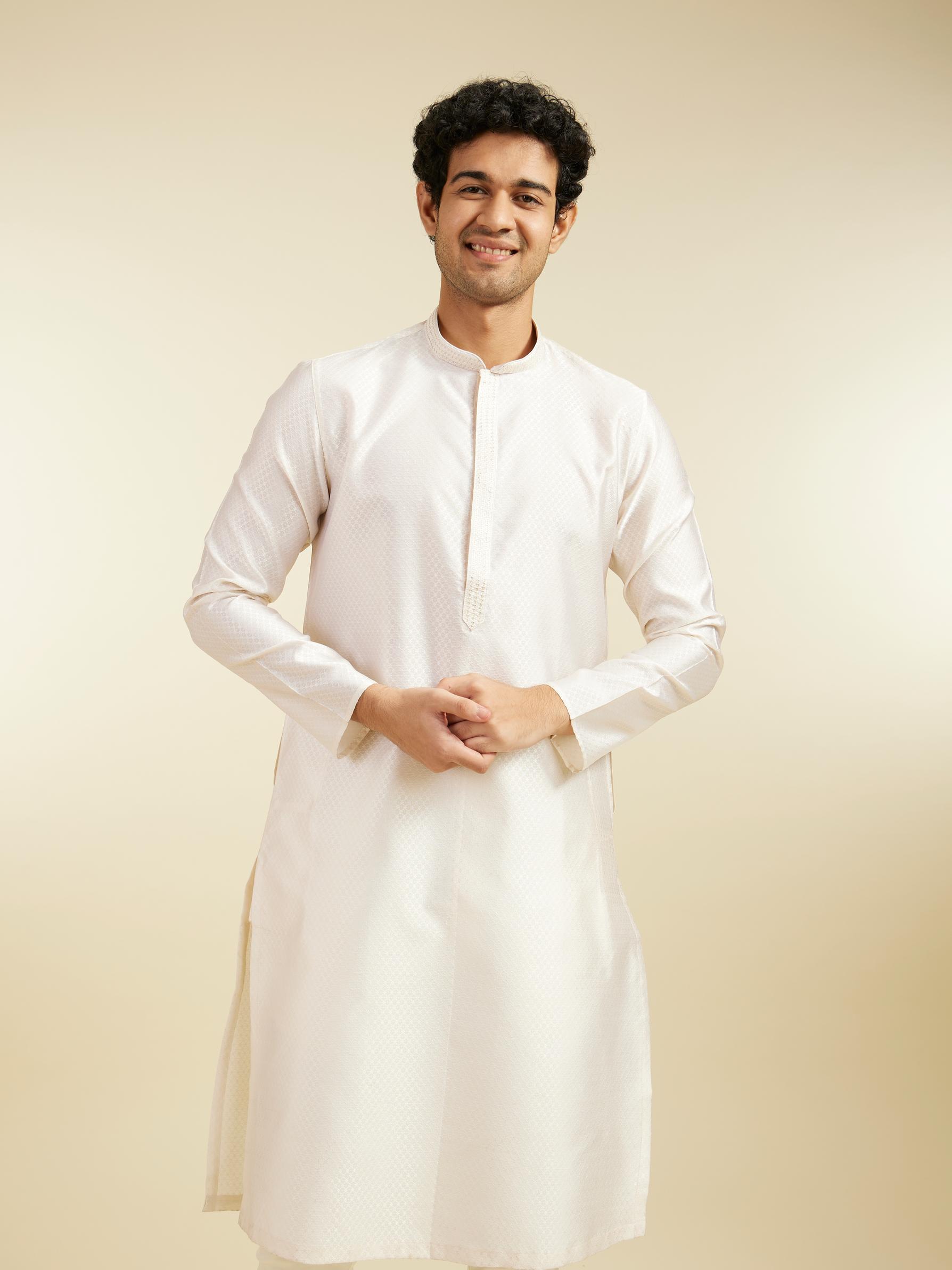 Diwas Men Cream White Lattice Patterned Kurta with Sequin Work