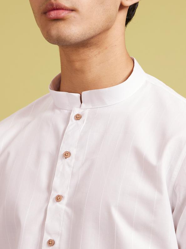 Diwas Men Ice White Linear Self Striped Kurta