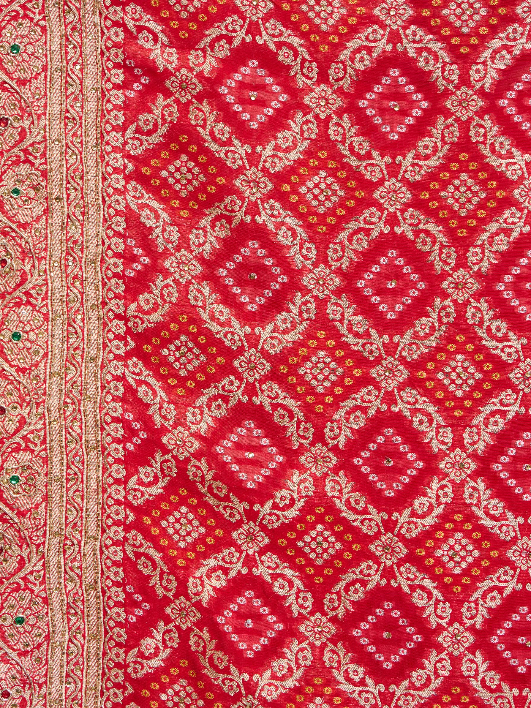 Twamev Women Lustrous Georgette Red Saree