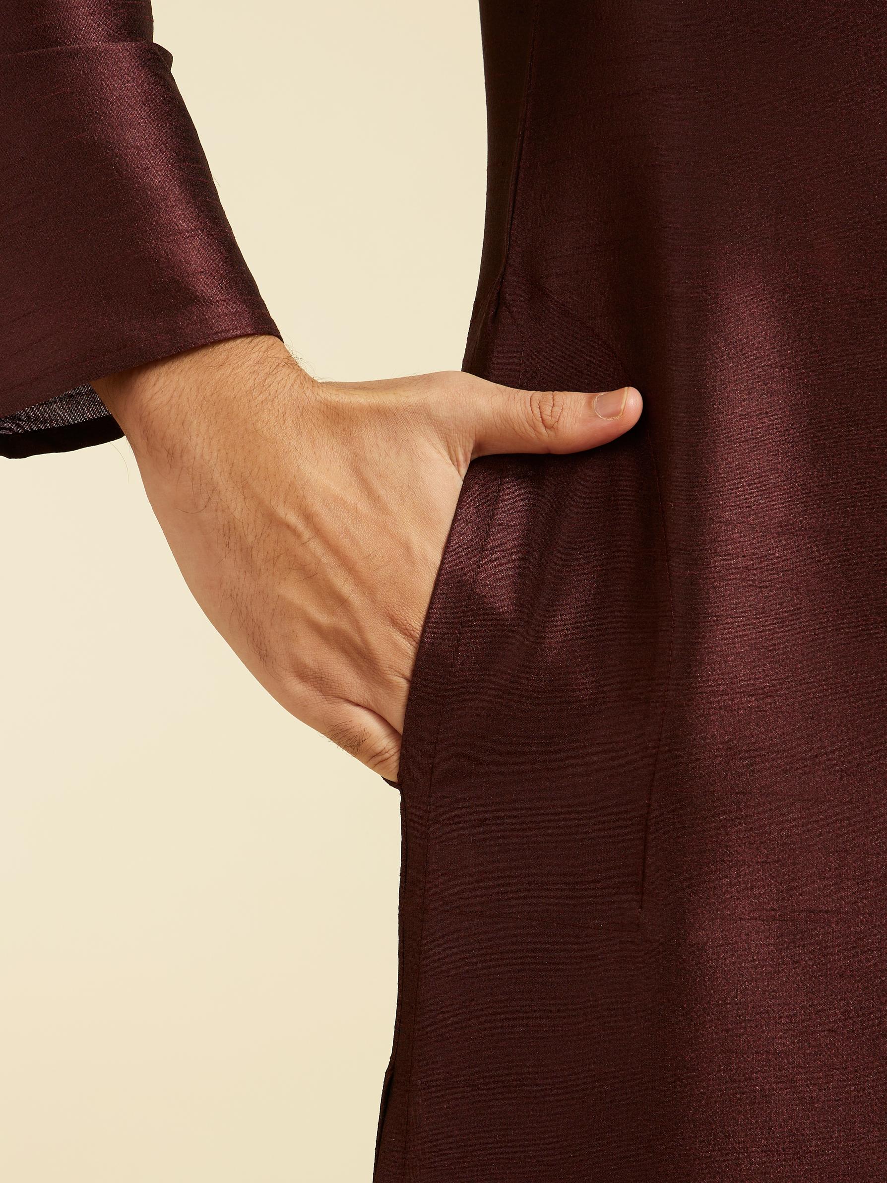Diwas Men Wine Red Plain Kurta With Embroidered Collar