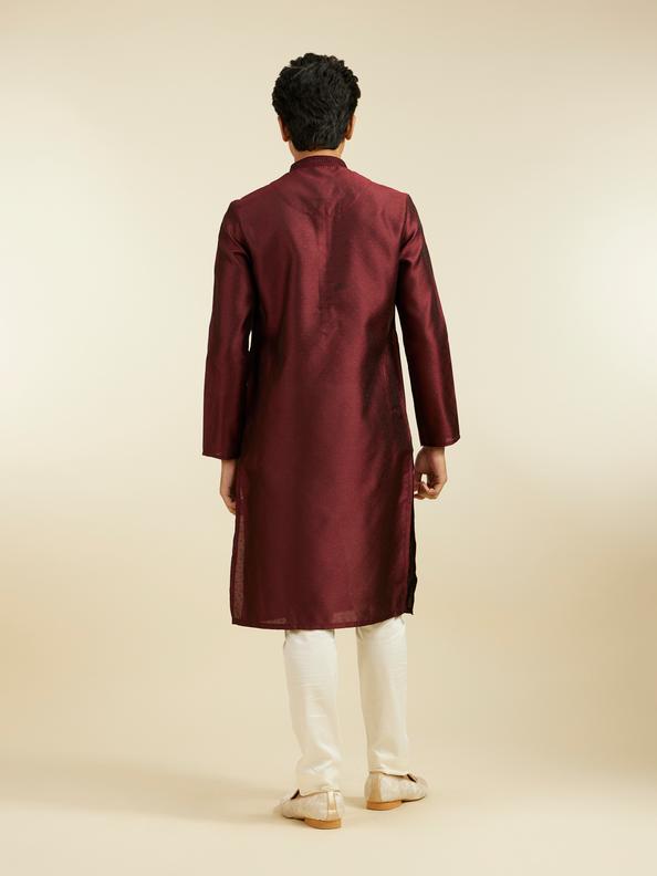 Diwas Men Maroon Red Grid Patterned Kurta with Embroidered Neckline
