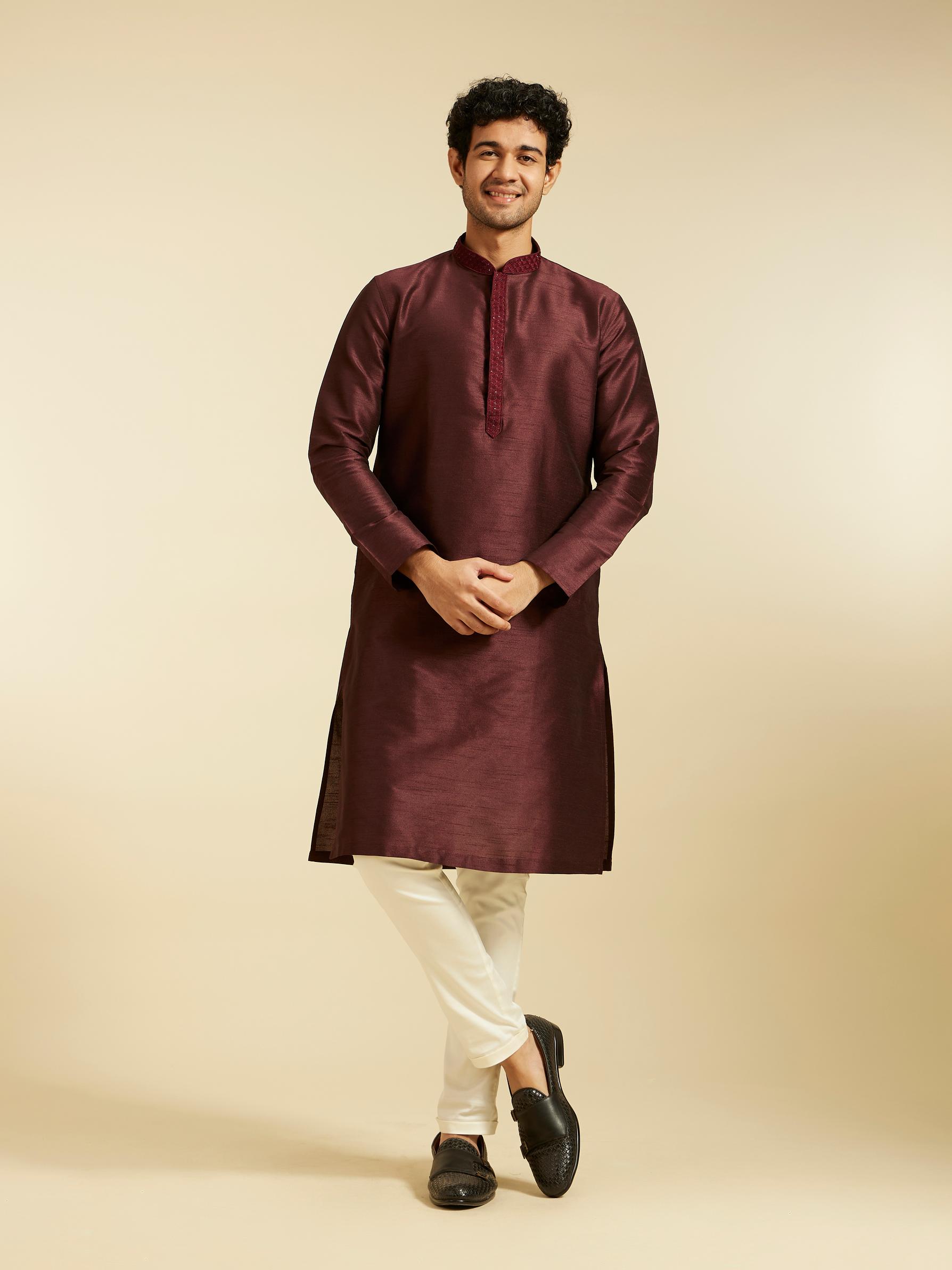Diwas Men Wine Red Plain Kurta With Embroidered Collar