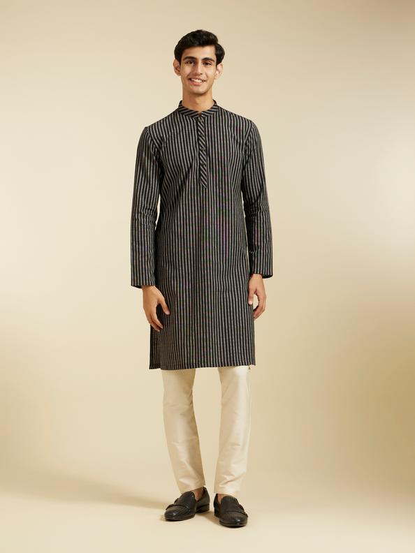 Diwas Men Ebony Black Linear Patterned Striped Kurta