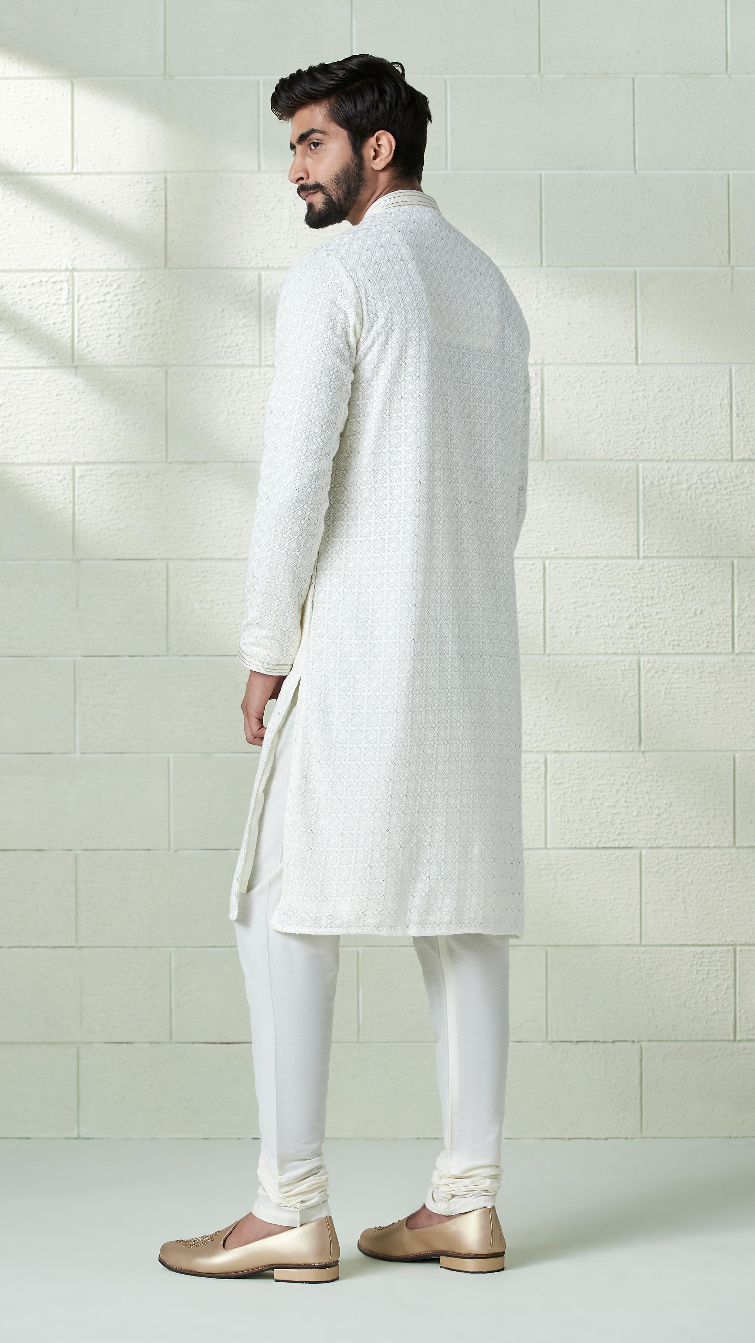 Twamev Men Daisy White Chikankari Kurta Set