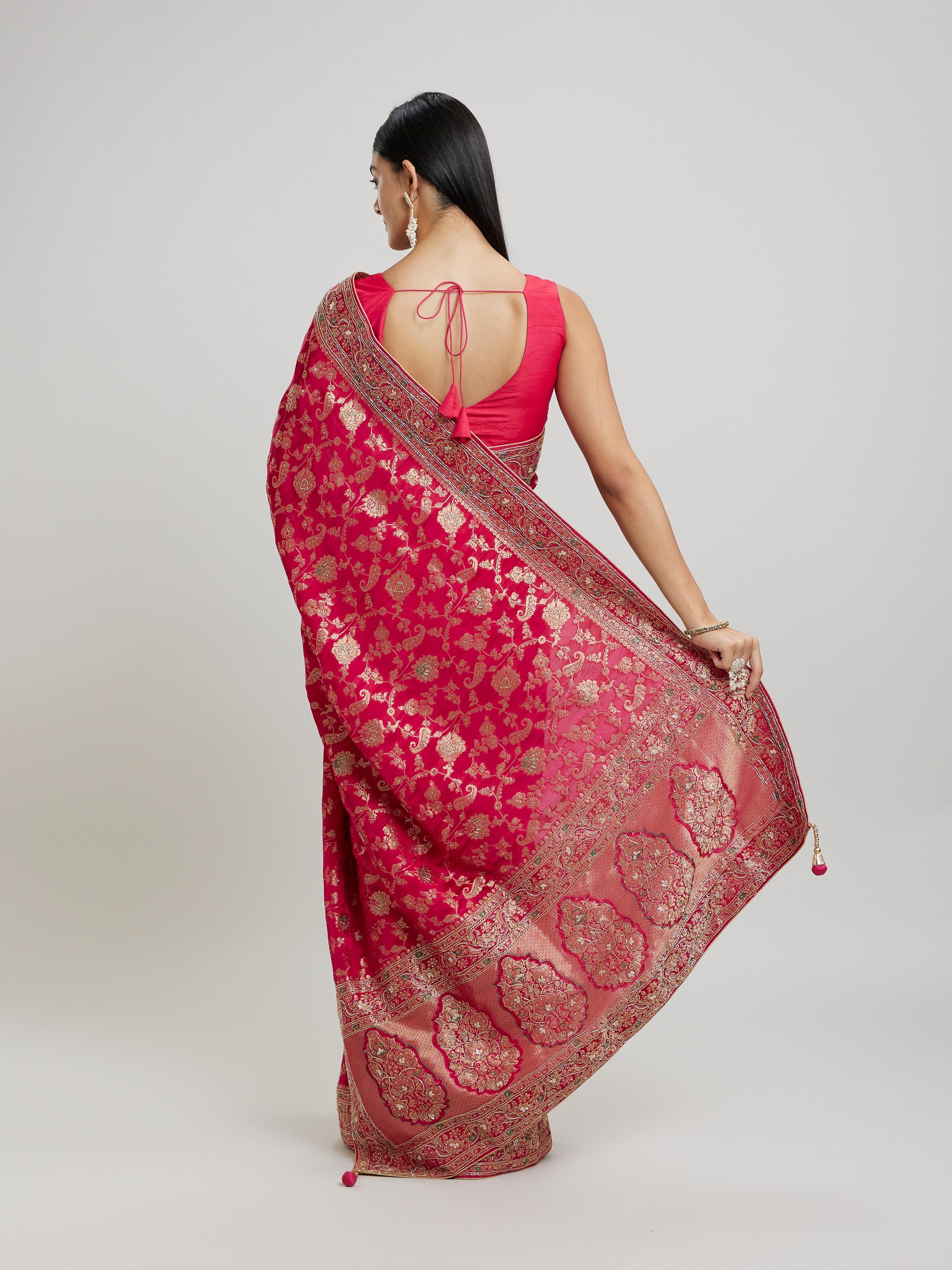 Twamev Women Intricate Pink Elegance Saree