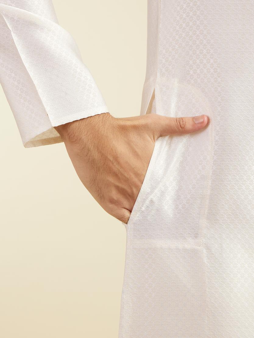 Diwas Men Cream White Lattice Patterned Kurta with Sequin Work