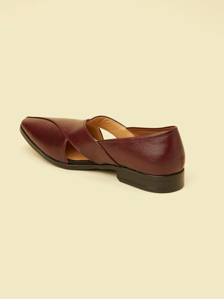 Twamev Men Wine Peshawari Juttis