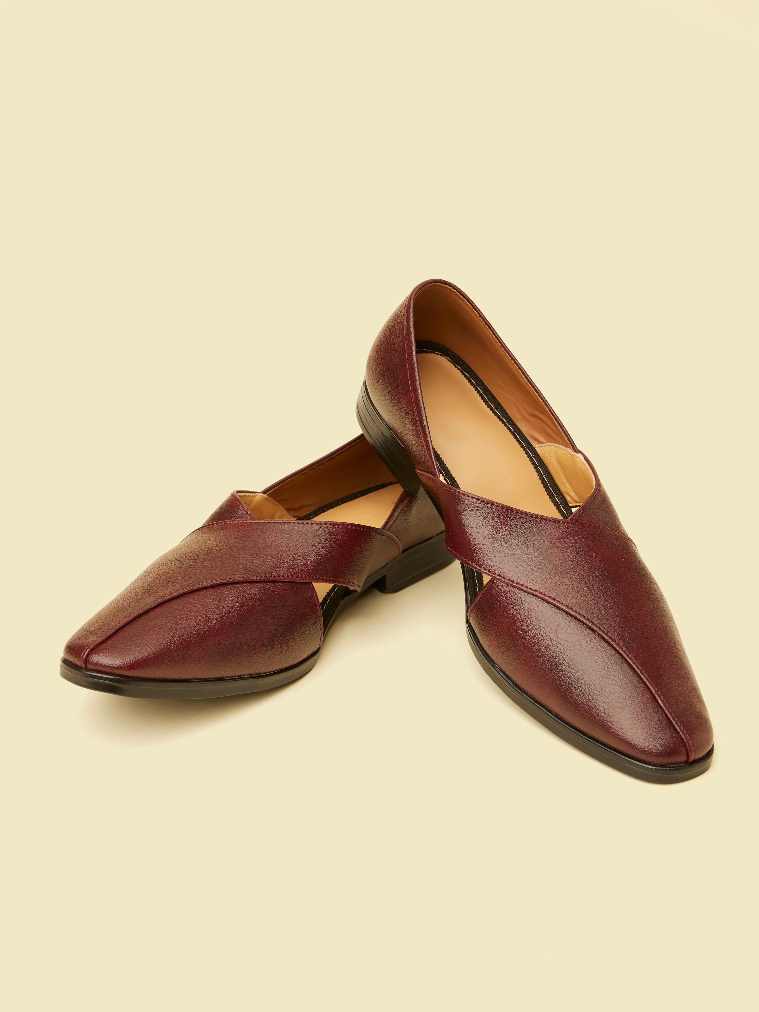 Twamev Men Wine Peshawari Juttis