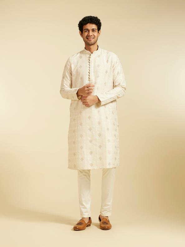 Diwas Men Cream White Diamond Patterned Kurta with Potli Buttons