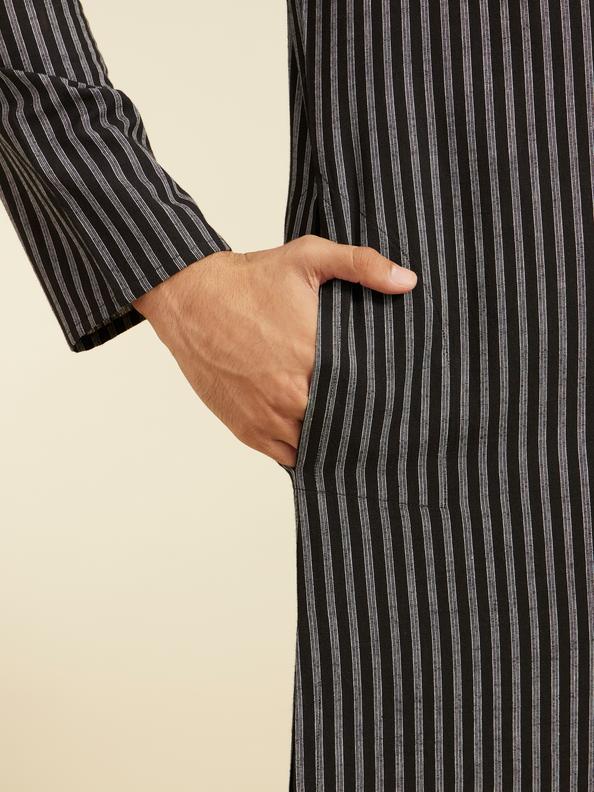 Diwas Men Ebony Black Linear Patterned Striped Kurta