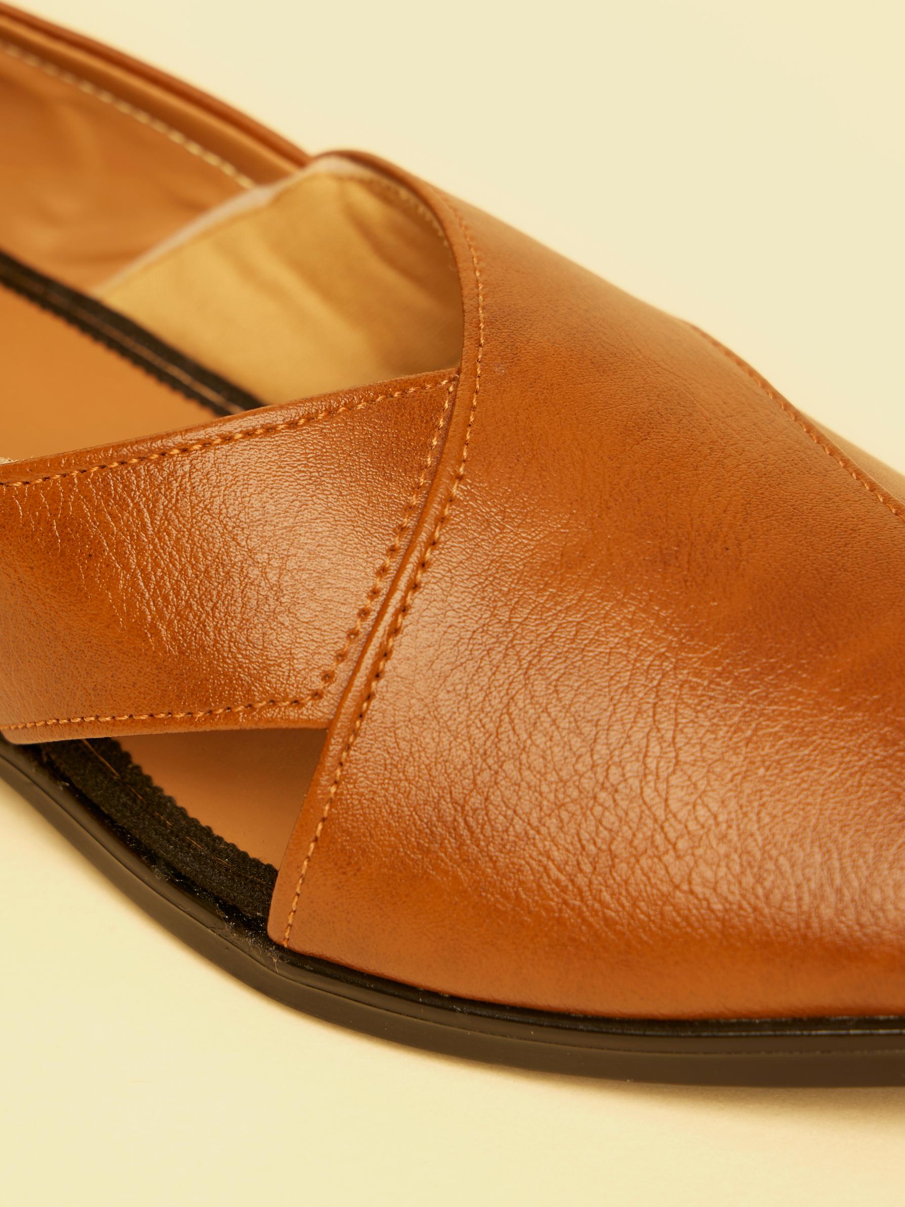 Twamev Men Regal Dark Brown Juti