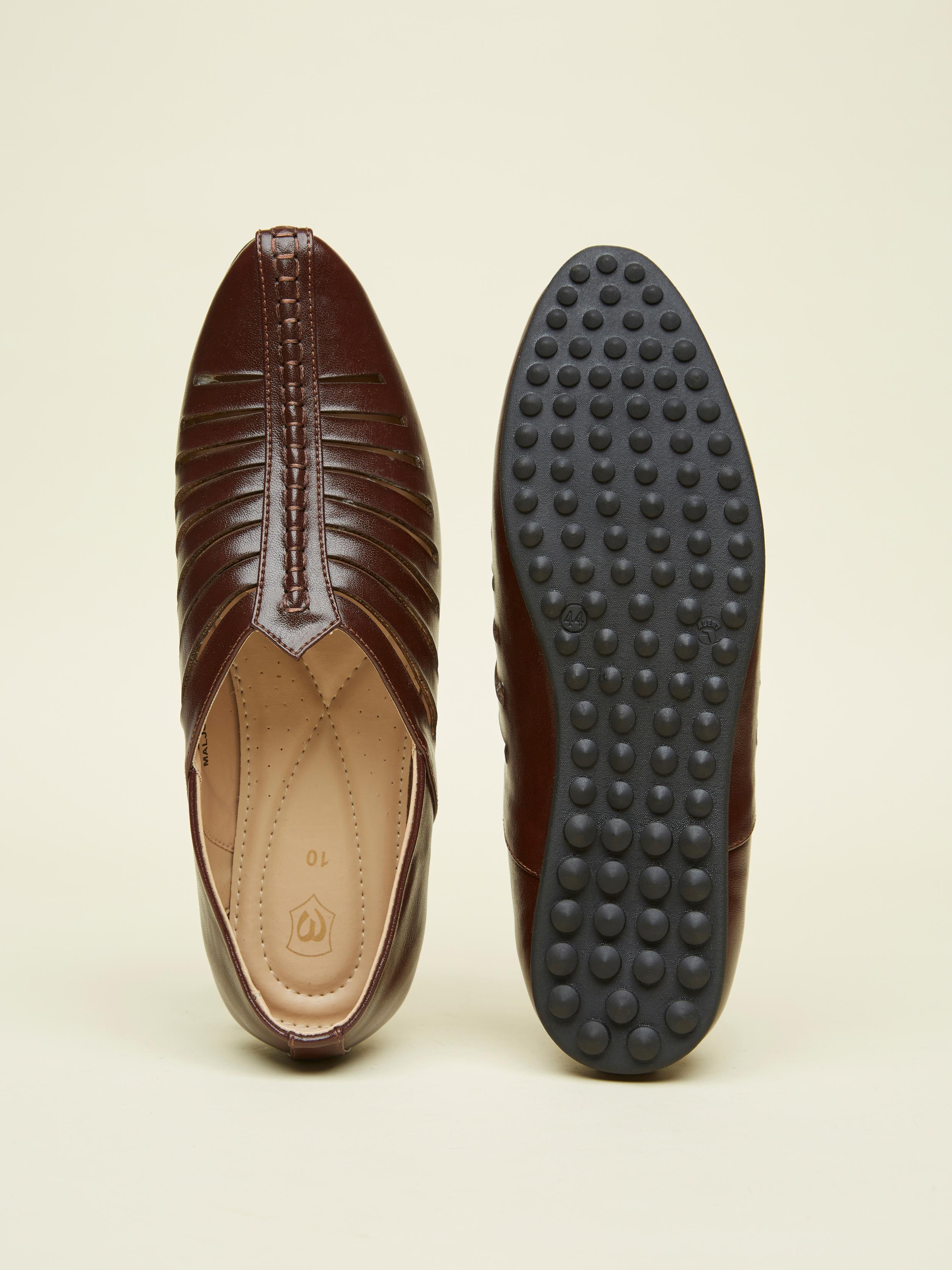 Twamev Men Brown Classic Juti