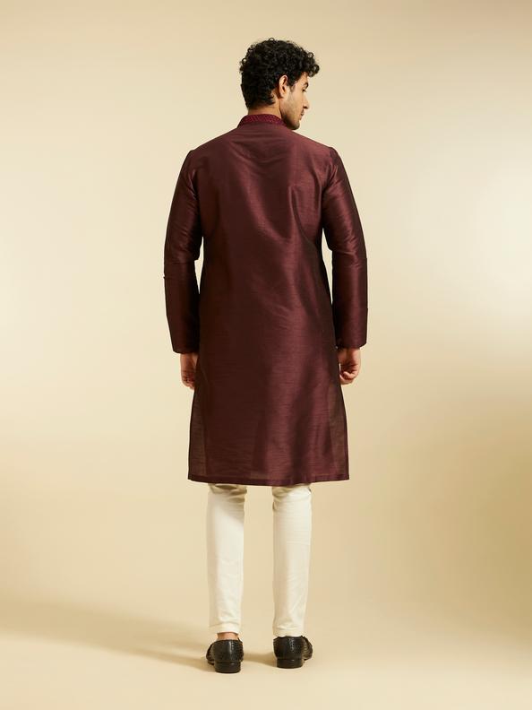 Diwas Men Wine Red Plain Kurta With Embroidered Collar