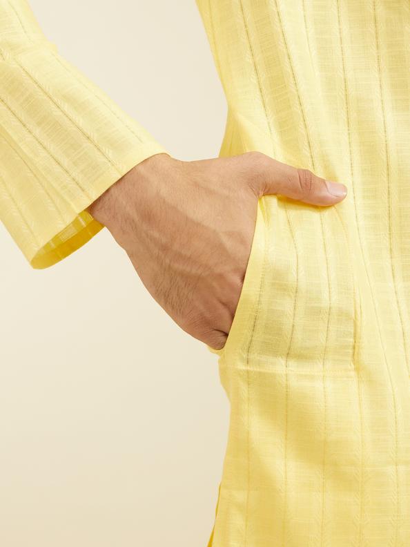 Diwas Men Corn Yellow Linear Patterned Kurta