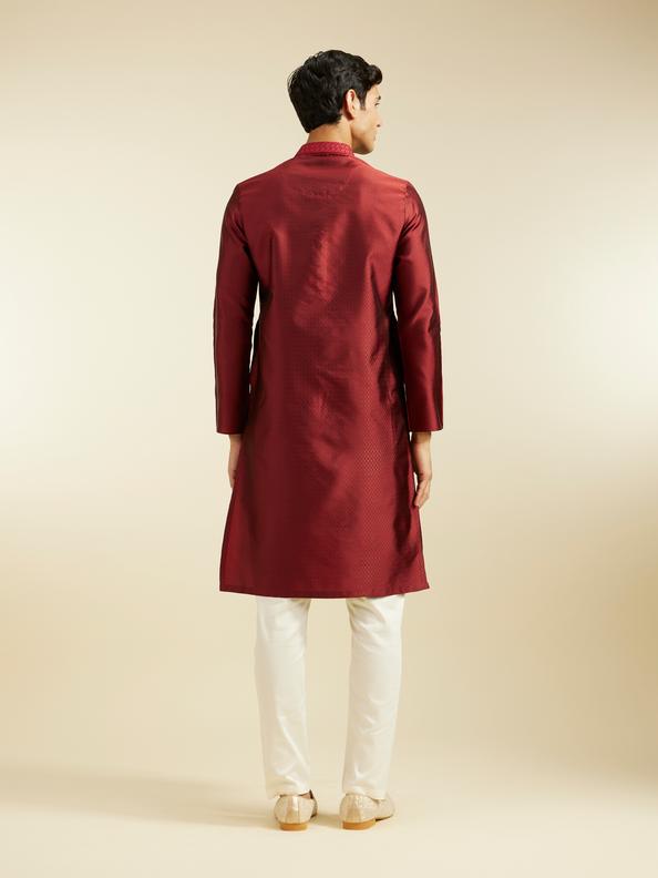 Diwas Men Maroon Red Lattice Patterned Kurta with Embroidered Neckline