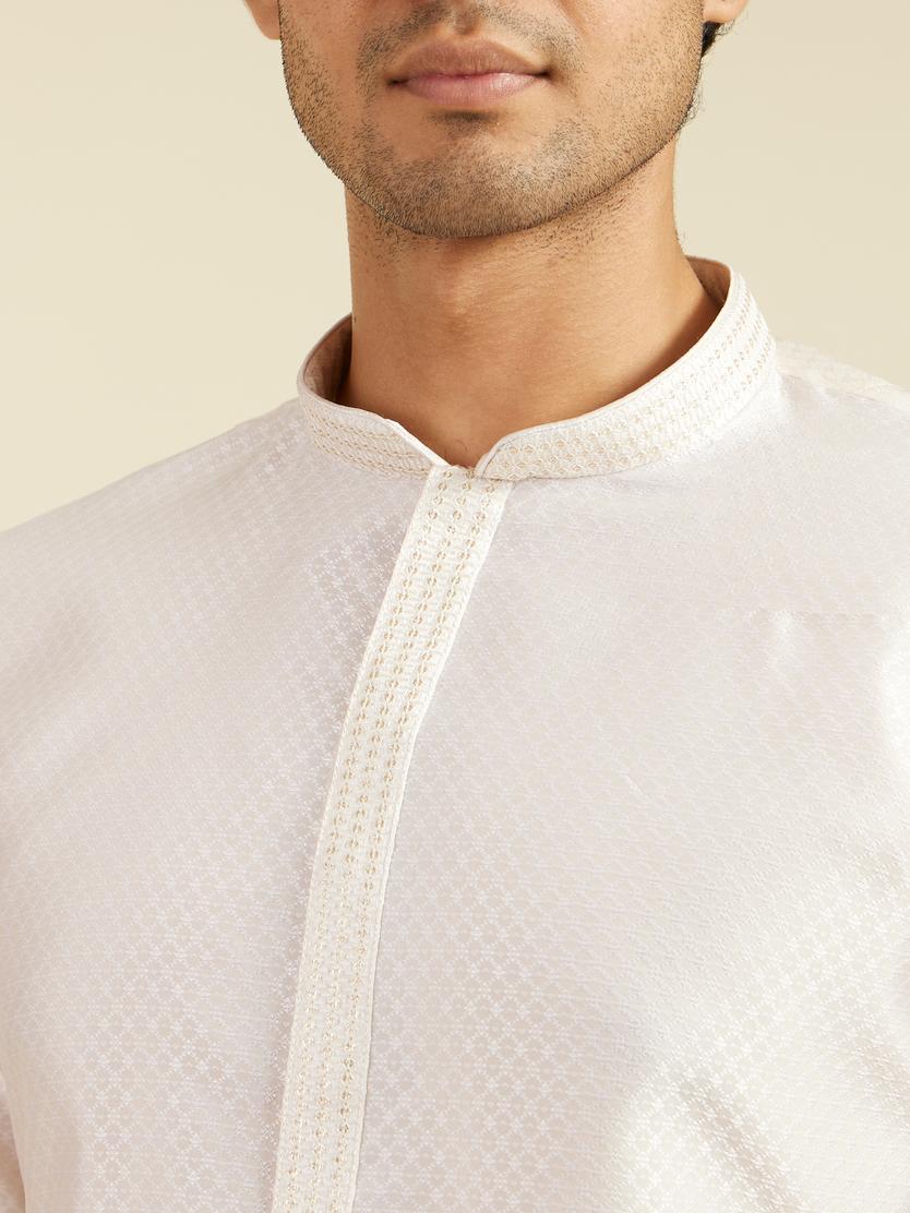 Diwas Men Cream White Lattice Patterned Kurta with Sequin Work