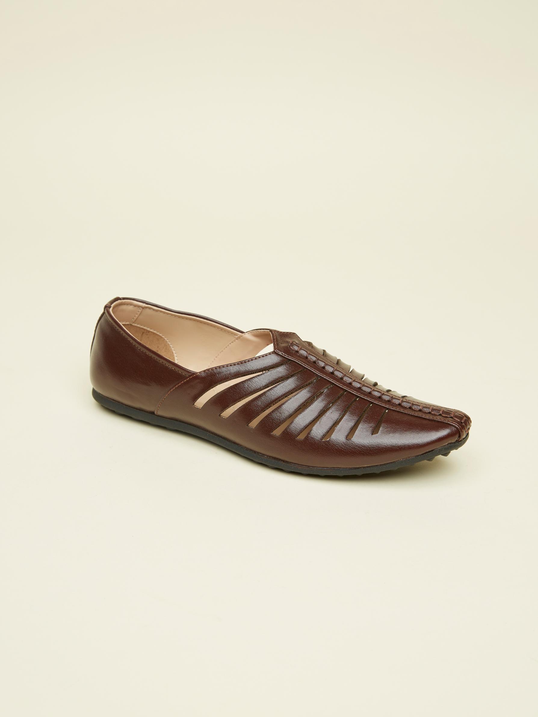 Twamev Men Brown Classic Juti