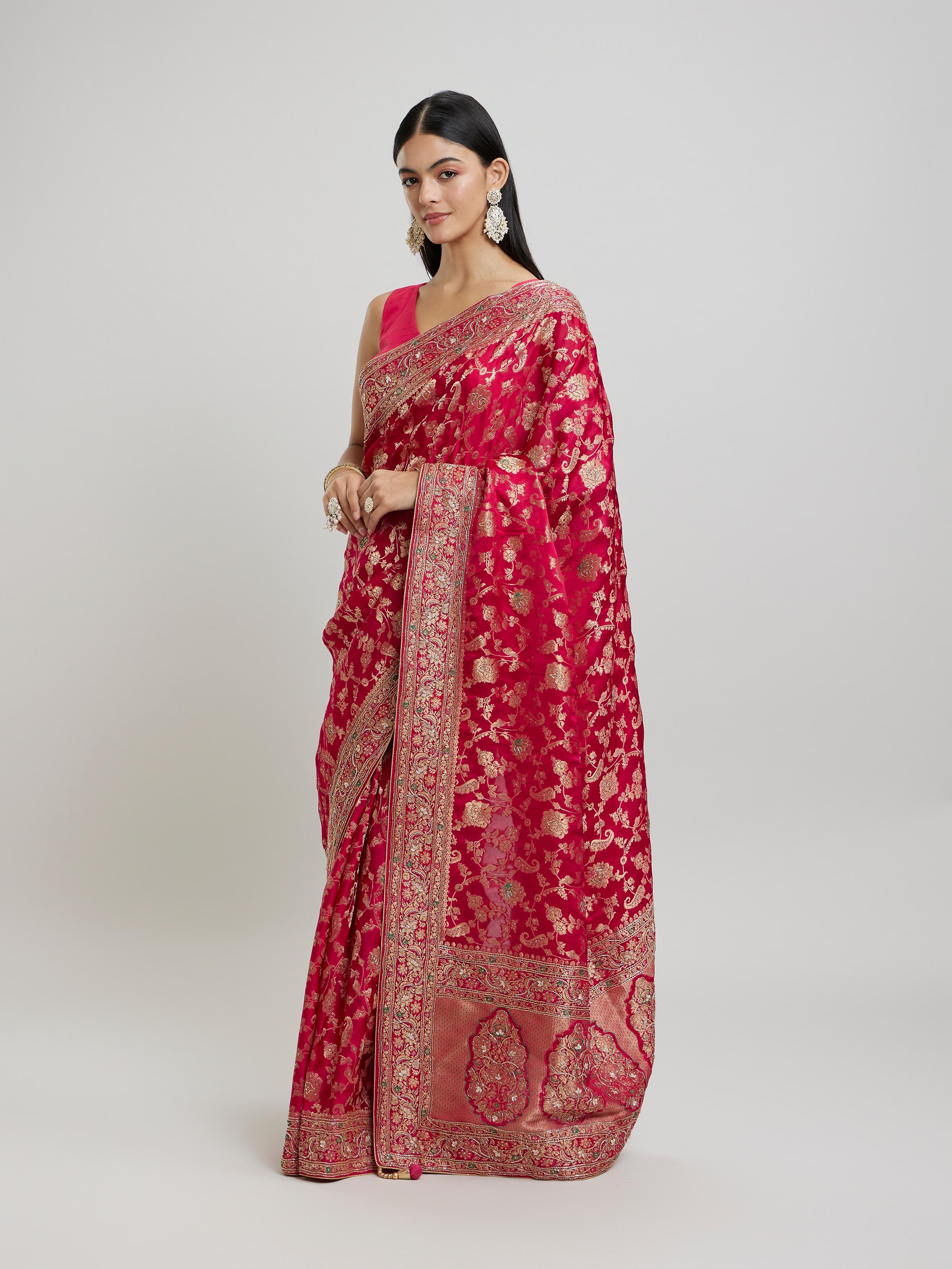 Twamev Women Intricate Pink Elegance Saree