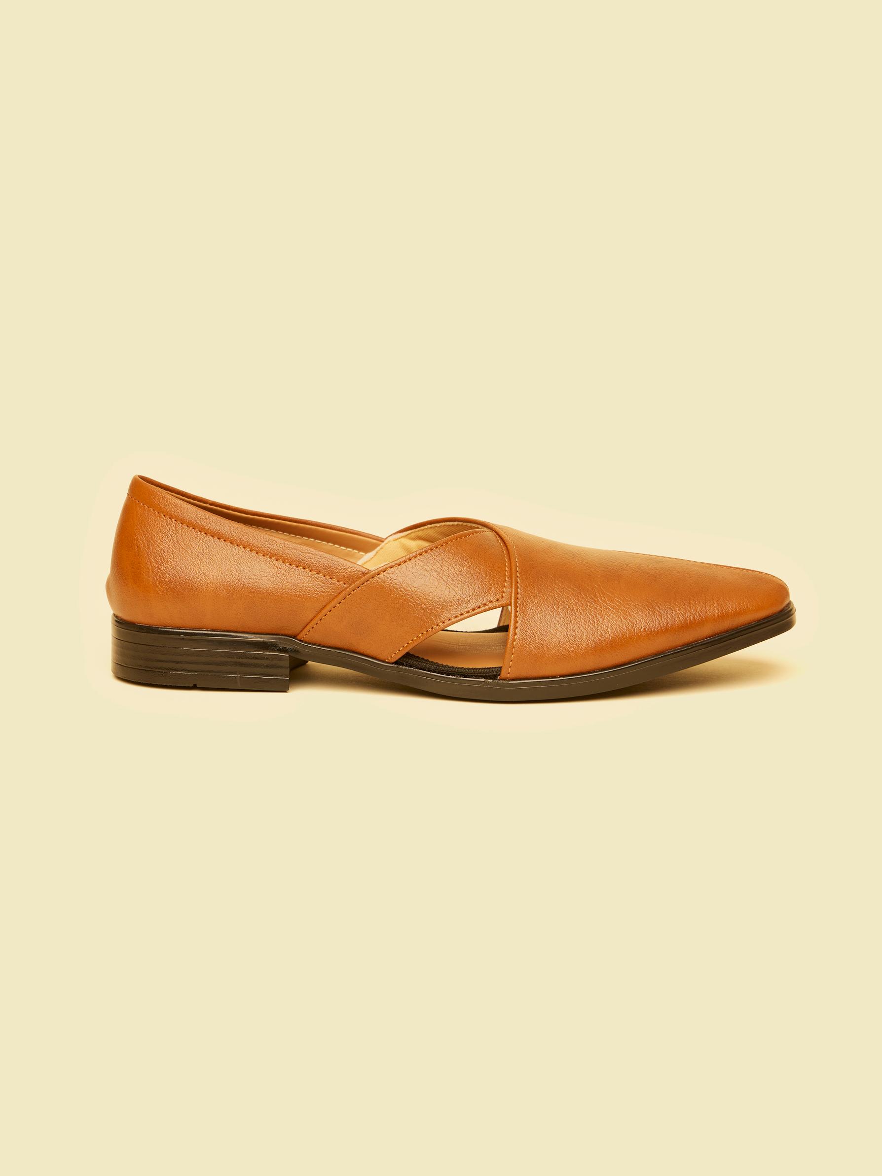 Twamev Men Regal Dark Brown Juti
