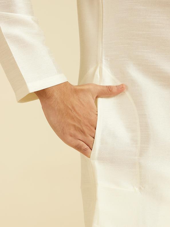 Diwas Men Warm White Plain Classic Kurta with Embroidered Placket