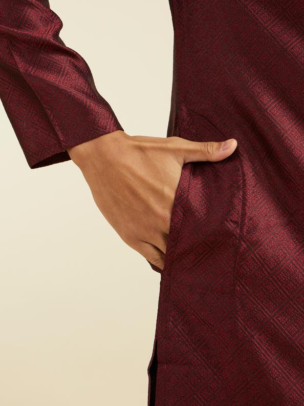 Diwas Men Maroon Red Grid Patterned Kurta with Embroidered Neckline