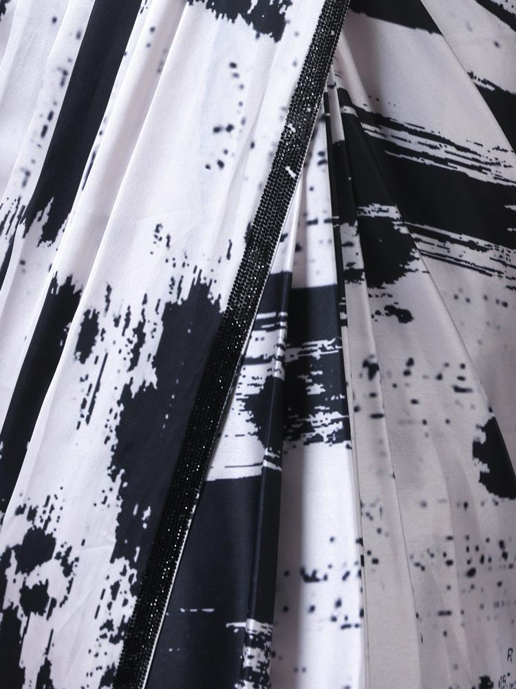 Twamev Women Black and Cream Fusion Satin Saree