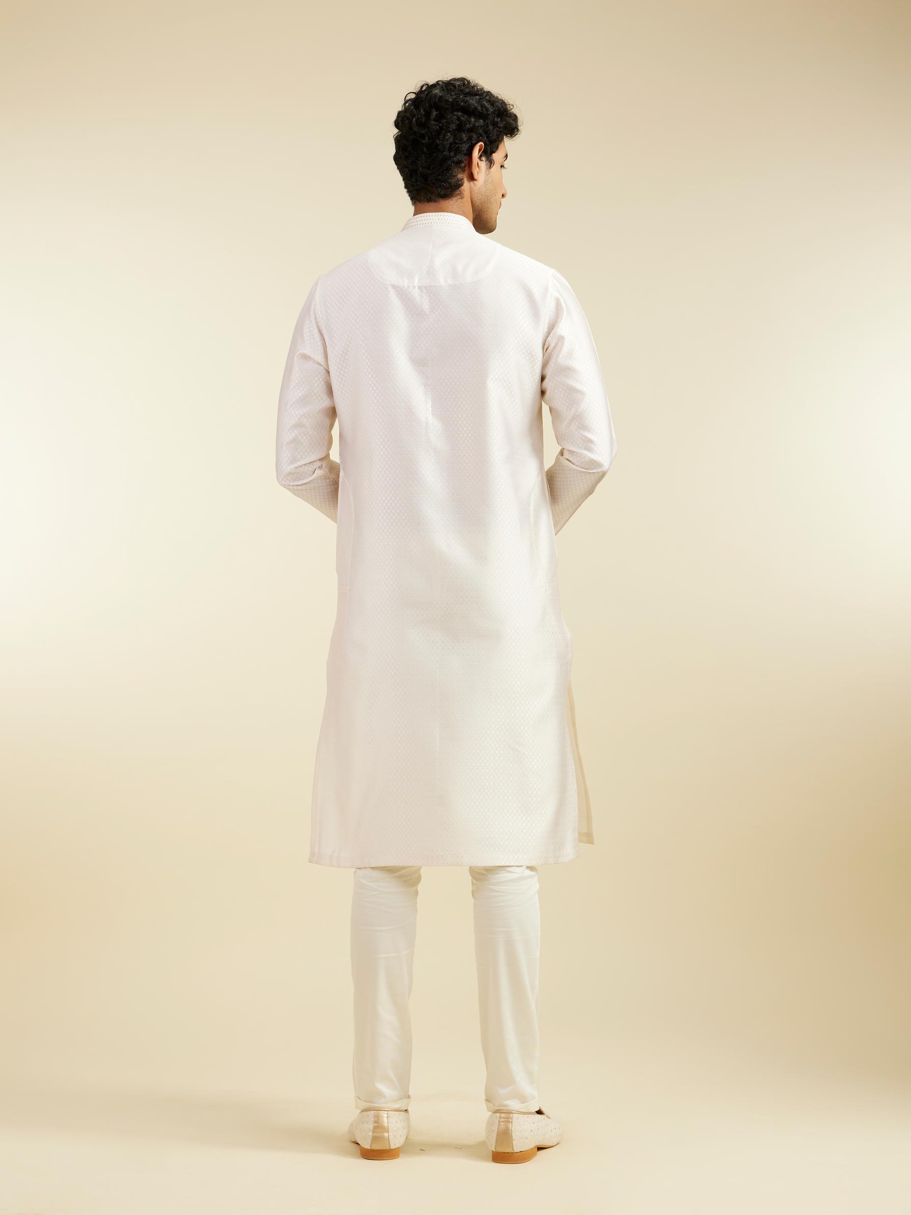 Diwas Men Cream White Lattice Patterned Kurta with Sequin Work