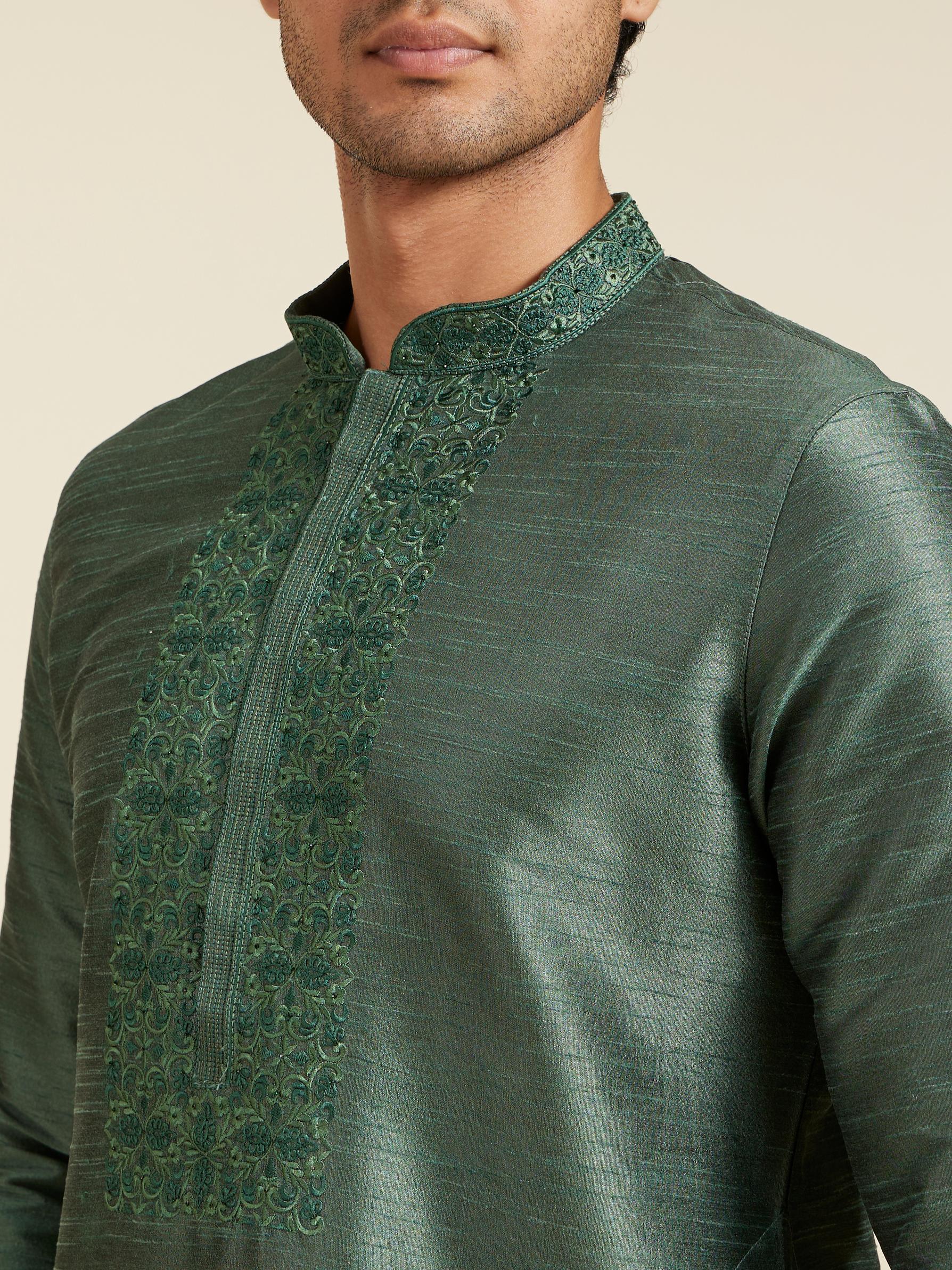 Diwas Men Bottle Green Plain Kurta With Embroidered Neckline