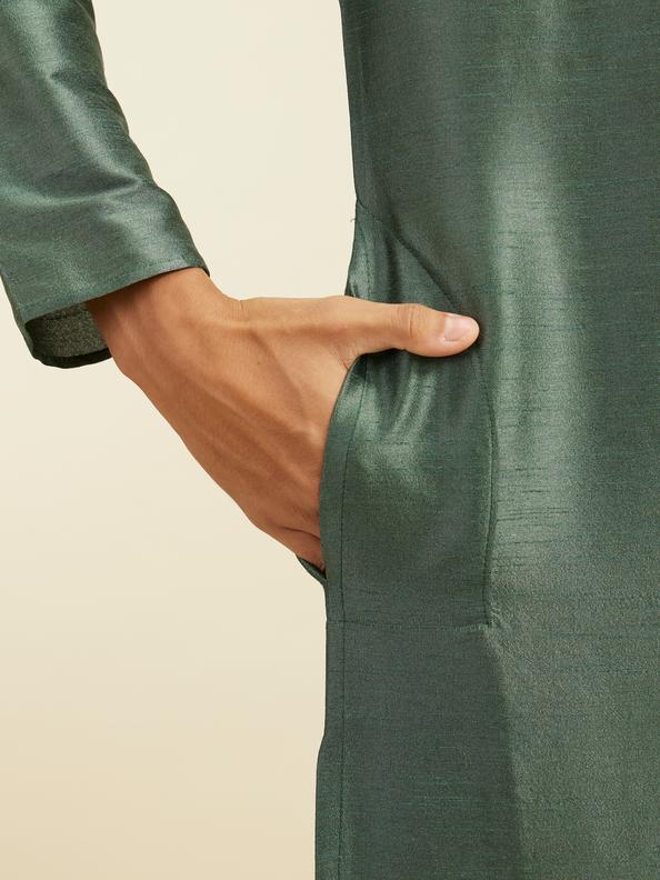 Diwas Men Bottle Green Plain Kurta with Embroidered Neckline