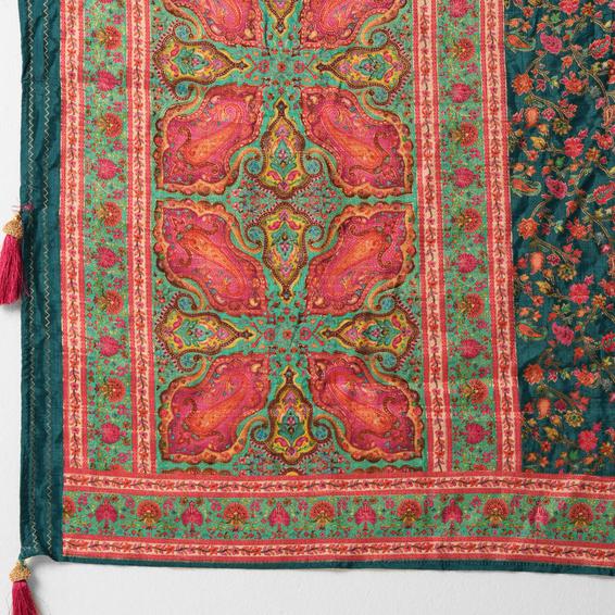 Twamev Women Radiant Teal Blue Saree