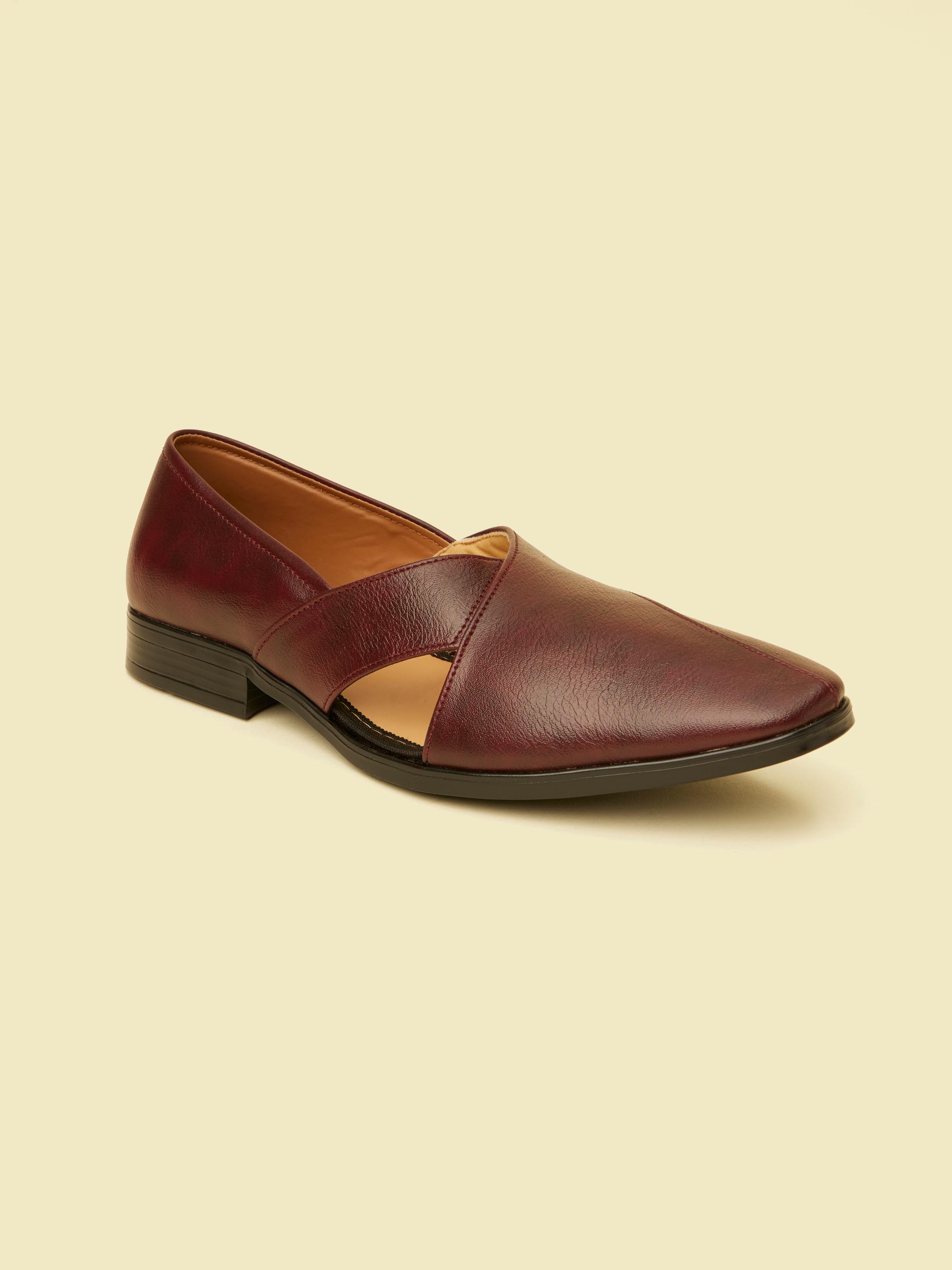 Twamev Men Wine Peshawari Juttis