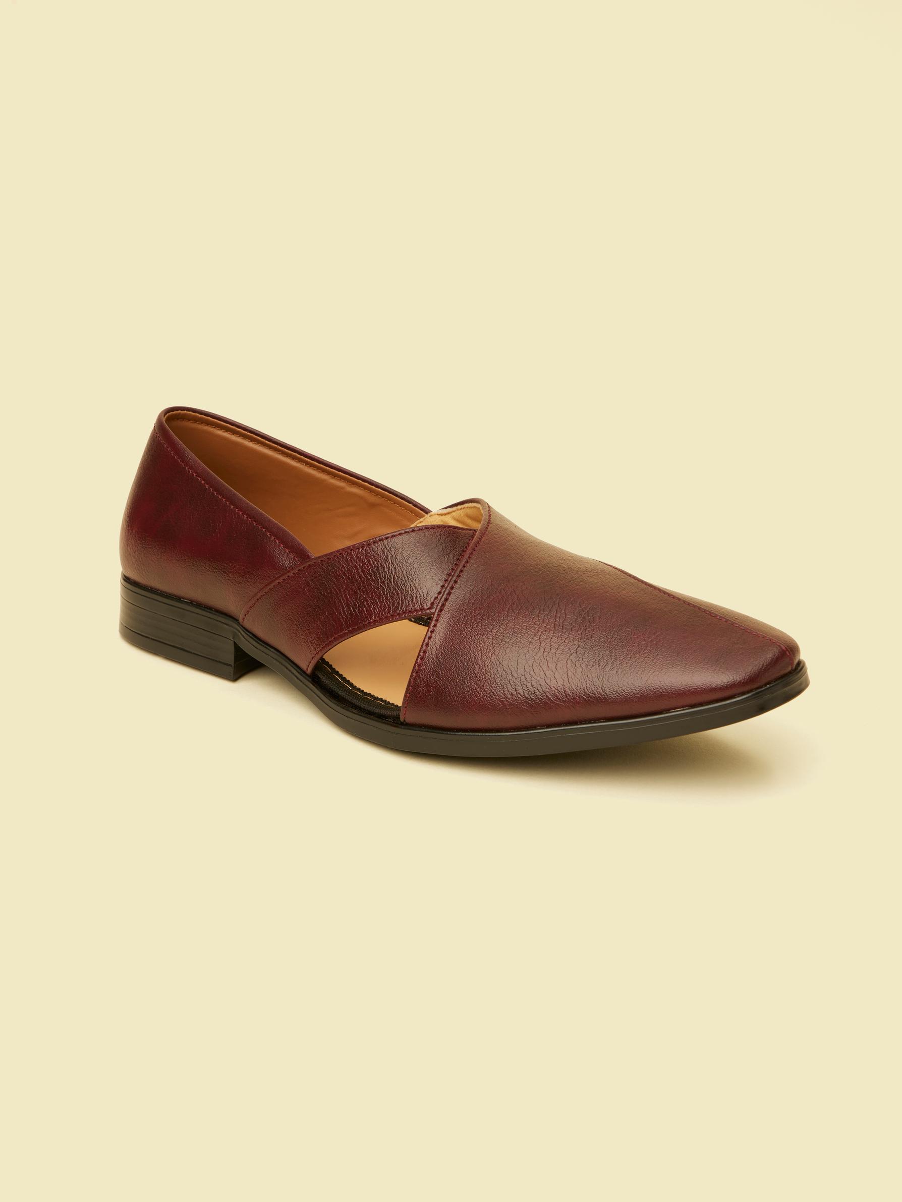 Twamev Men Wine Peshawari Juttis
