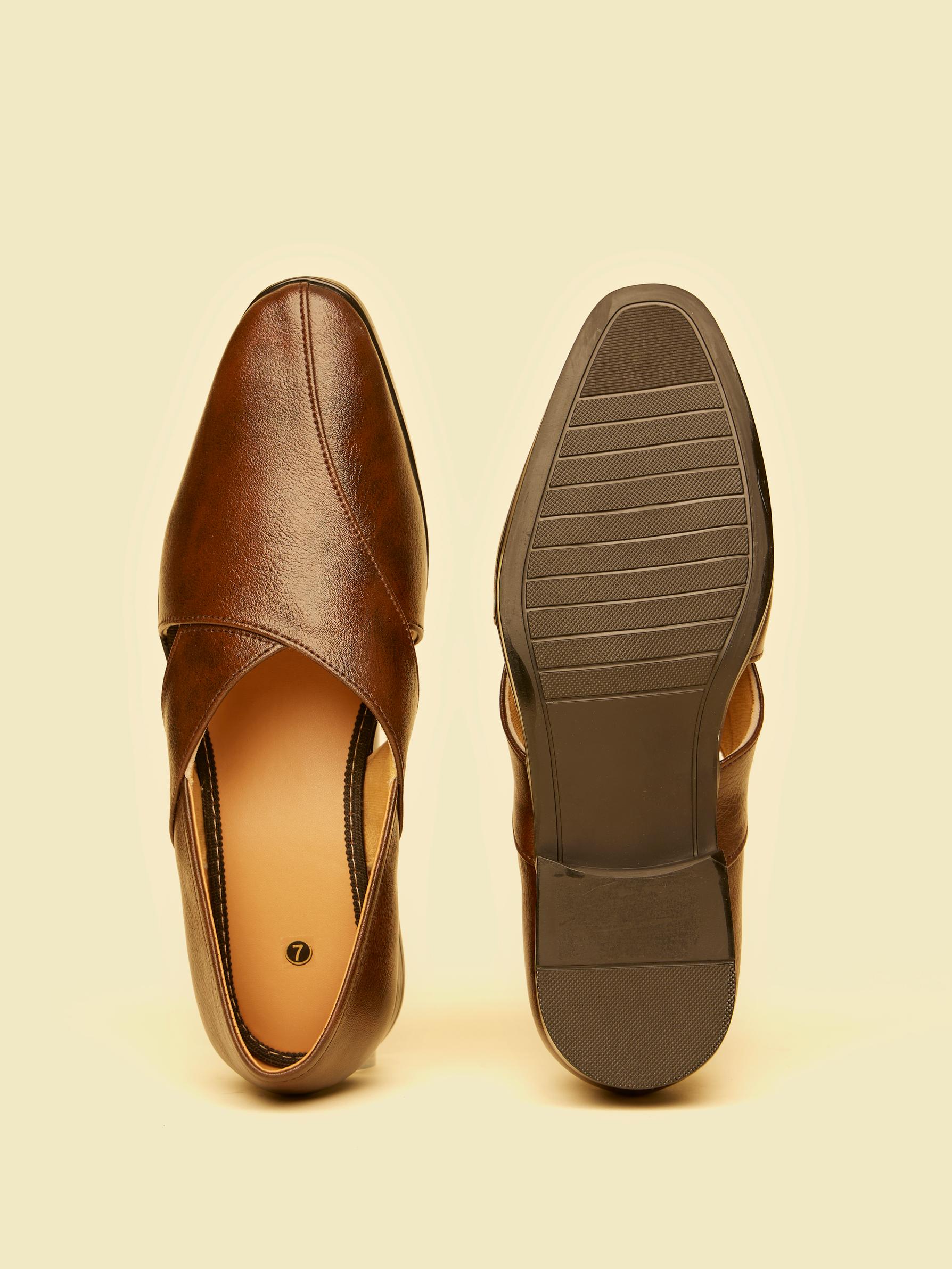 Twamev Men Regal Brown Juti