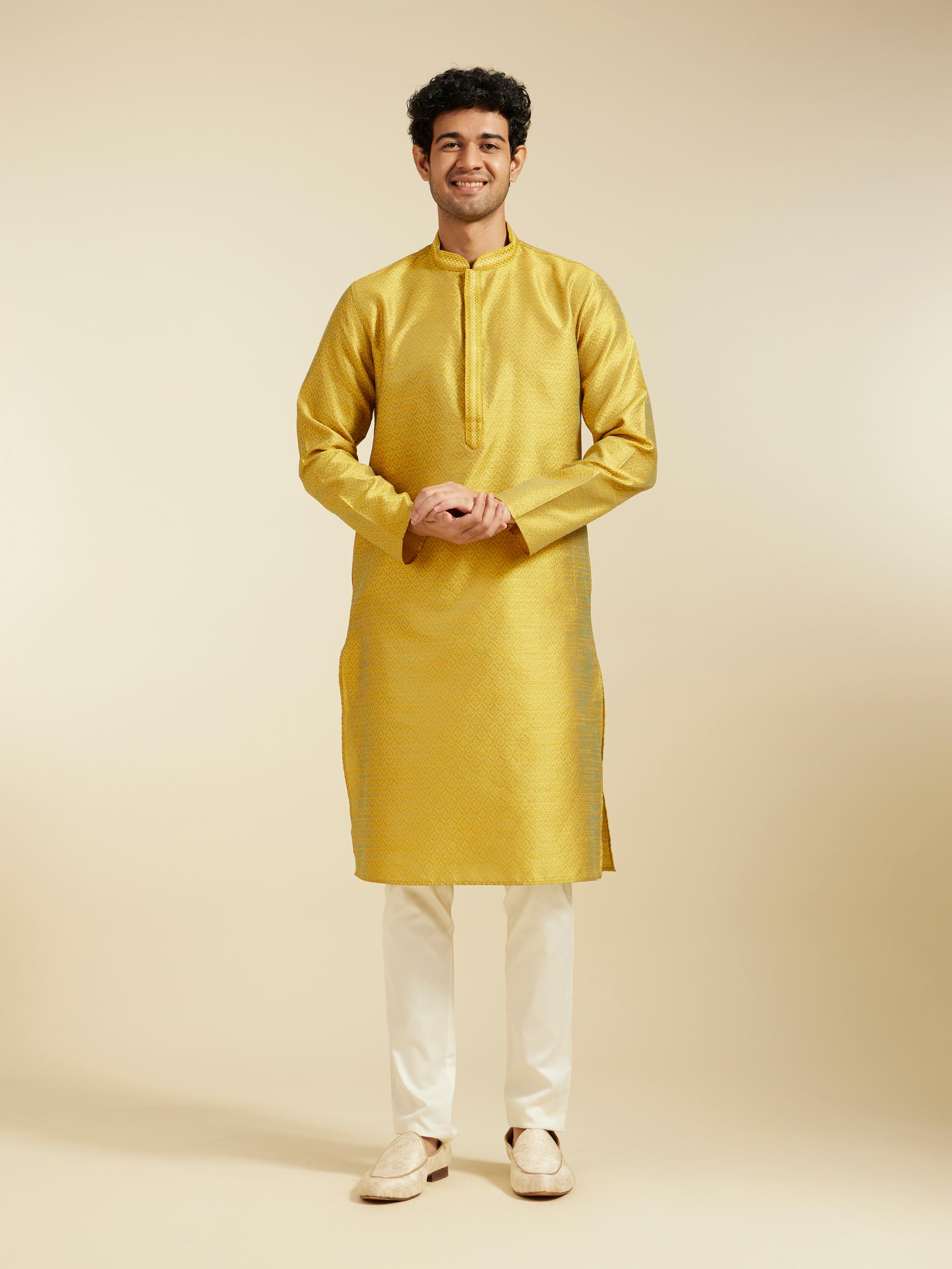 Diwas Men Mehndi Green Jaal Patterned Kurta with Fern Motifs