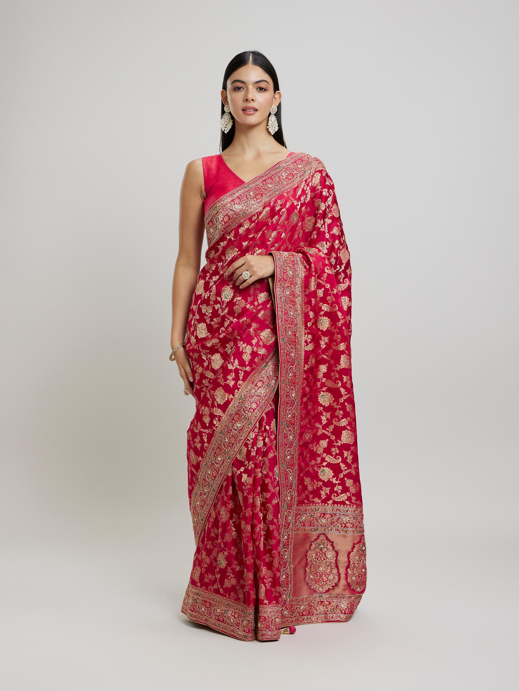 Twamev Women Intricate Pink Elegance Saree