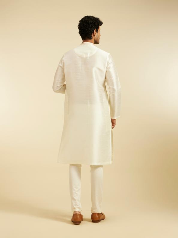 Diwas Men Warm White Plain Classic Kurta with Embroidered Placket