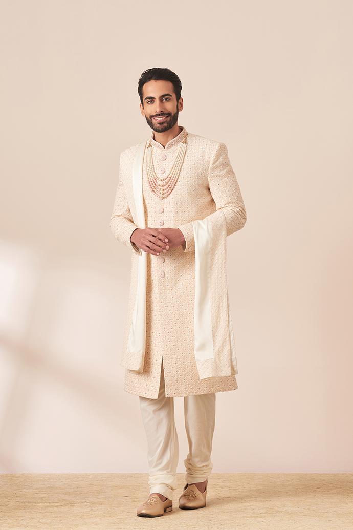 Twamev Men Light Pink Heavy Embroidered Sherwani with Dupatta