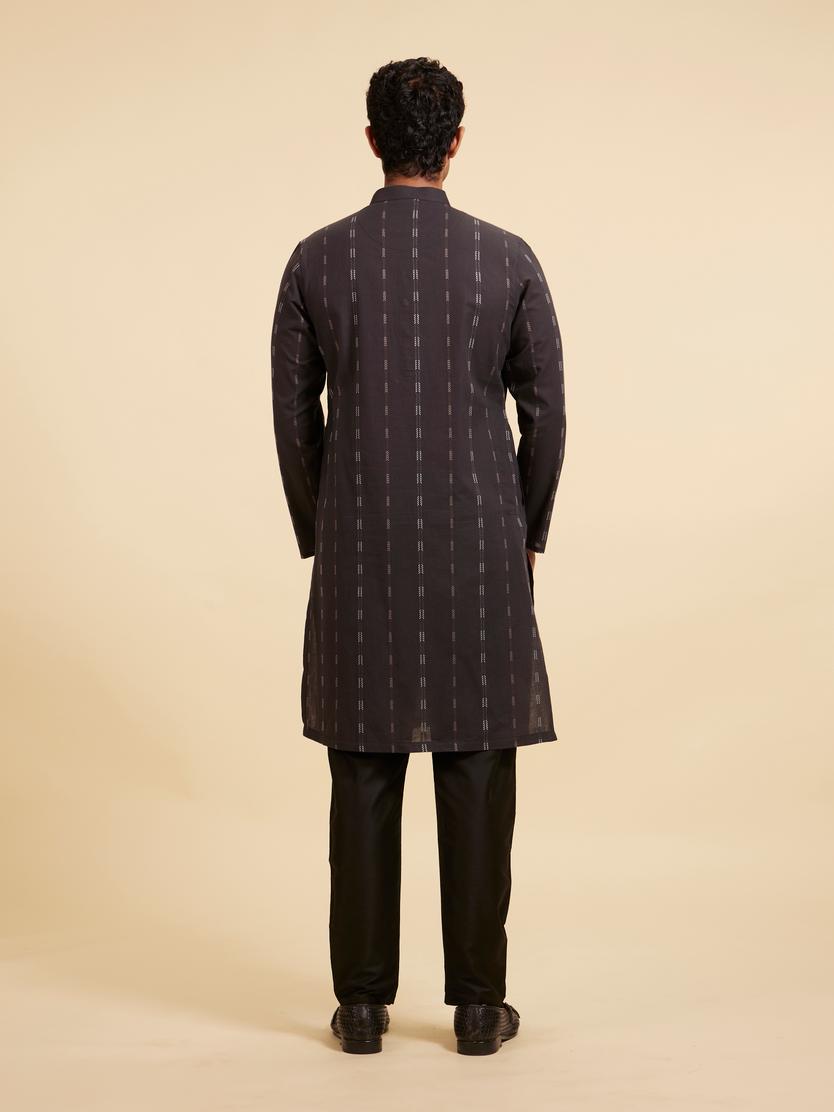 Diwas Men Charcoal Black Linear Patterned Kurta