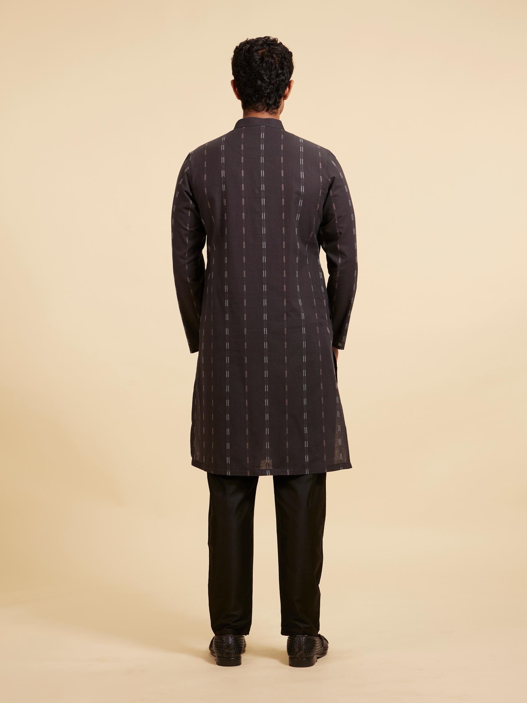 Diwas Men Charcoal Black Linear Patterned Kurta